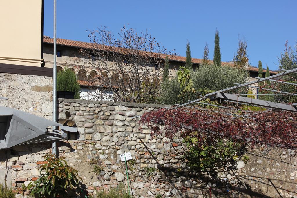 Hostel Del Gal Clusane Luaran gambar
