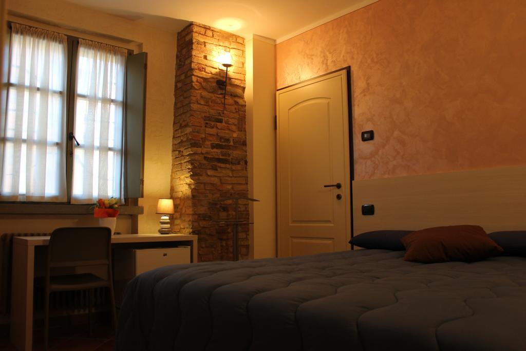 Hostel Del Gal Clusane Luaran gambar