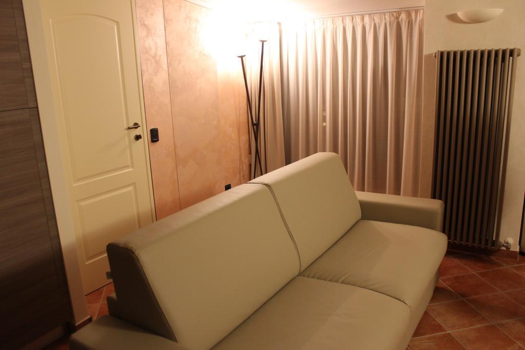 Hostel Del Gal Clusane Luaran gambar
